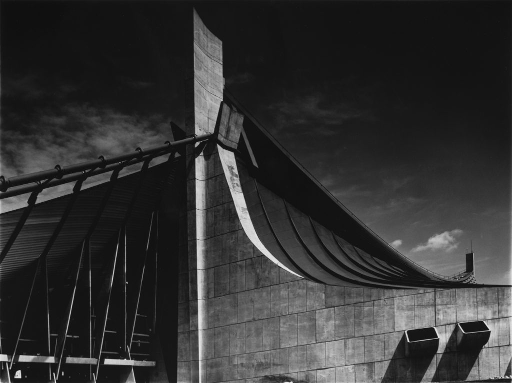 石元泰博《国立代々木競技場（丹下健三）》1964年　©高知県，石元泰博フォトセンター